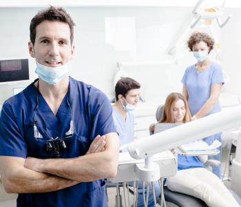 Good oral hygiene and care from dentist in Hong Kong